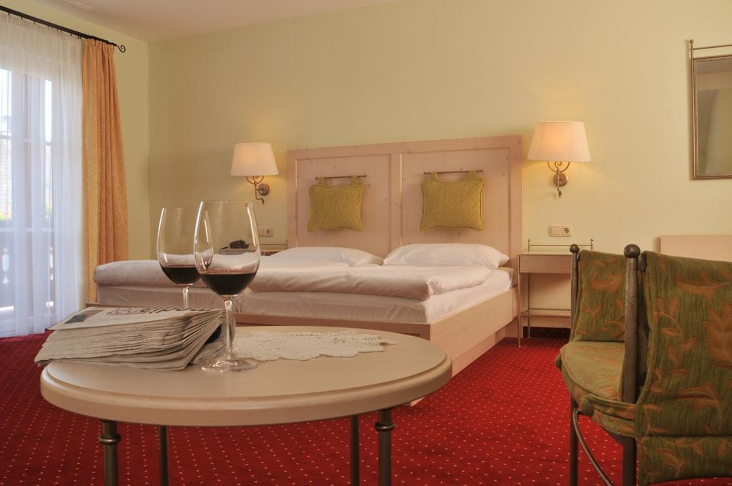 Hotel-Gasthof Beim Boeckhiasl Neukirchen an der Vockla Ngoại thất bức ảnh