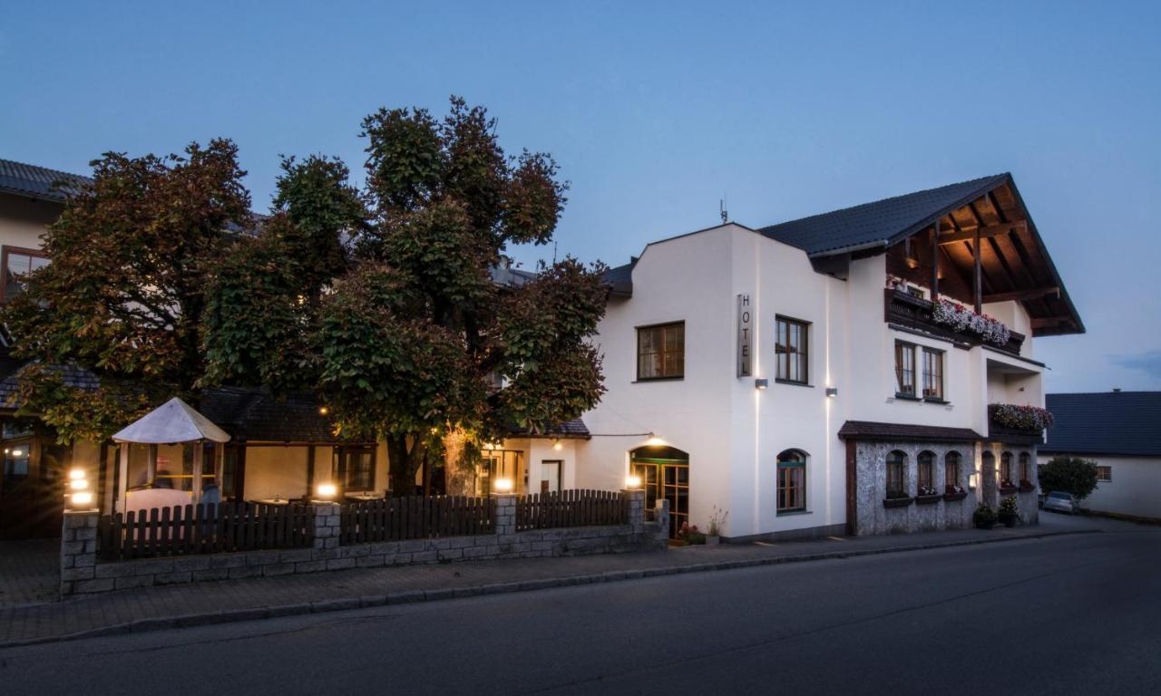 Hotel-Gasthof Beim Boeckhiasl Neukirchen an der Vockla Ngoại thất bức ảnh